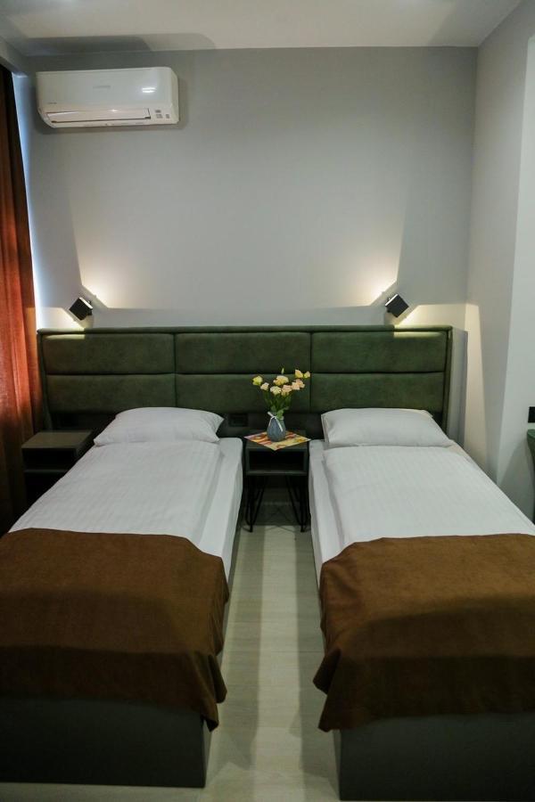 Апарт-Отель Nine Rooms Erevan Esterno foto
